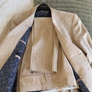 Jos. A. Bank Linen Suit with Patterned Lining